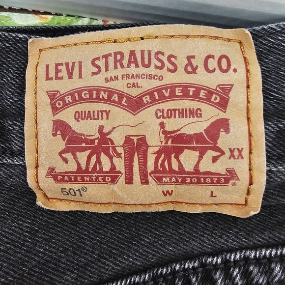 Levi’s 501 Black Button Down Jean Shorts Waist 34 - Picture 7 of 15